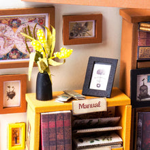 Load image into Gallery viewer, Miniature House - Sam's Study