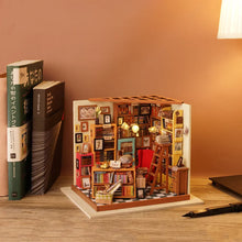 Load image into Gallery viewer, Miniature House - Sam's Study
