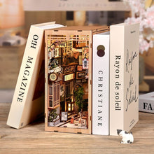 Load image into Gallery viewer, DIY Book Nook Kit - The alley waiting for the cat
