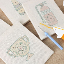 Load image into Gallery viewer, Punch Needle Kits (4 pieces) with frames - Champion Spirit