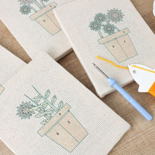 Load image into Gallery viewer, Punch Needle Kits (4 pieces) with frames - Blooming Mini Pots 3