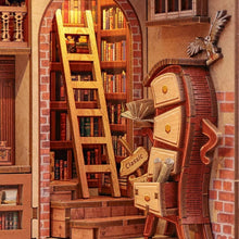 Load image into Gallery viewer, Miniature House - Thames Bookstore
