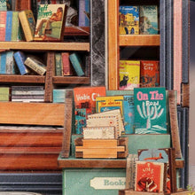 Load image into Gallery viewer, Miniature House - Jack's Bookery