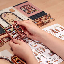 Load image into Gallery viewer, Miniature House - Jack's Bookery