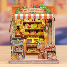 Load image into Gallery viewer, Miniature House - The Greens' Grocery Figured'Art