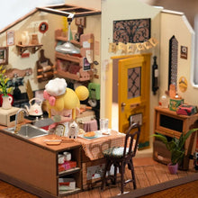 Load image into Gallery viewer, Miniature House - Cozy Kitchen