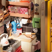 Load image into Gallery viewer, Miniature House - Cozy Kitchen