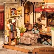 Load image into Gallery viewer, Miniature House - Corner Bookstore