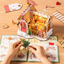 Load image into Gallery viewer, Miniature House - Gingerbread House