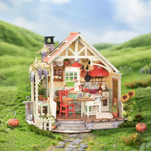 Load image into Gallery viewer, Miniature House - Sunlit Farmhouse Kitchen Figured'Art