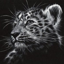 Load image into Gallery viewer, Diamond Painting | Diamond Painting - Black and white Leopard | animals Diamond Painting Animals leopards | FiguredArt