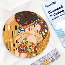 Load image into Gallery viewer, Diamond Painting on Wood Slice - The Kiss - Klimt Figured'Art UK