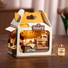 Load image into Gallery viewer, Miniature House - Teddy's Breadbox