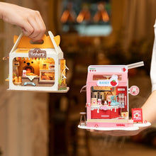 Load image into Gallery viewer, Miniature House - Teddy's Breadbox