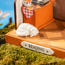 Load image into Gallery viewer, Miniature House - The Muse Bookshop
