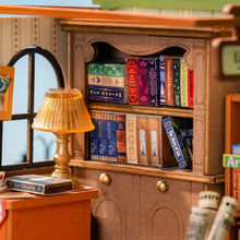 Load image into Gallery viewer, Miniature House - The Muse Bookshop