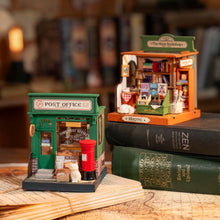 Load image into Gallery viewer, Miniature House - The Muse Bookshop