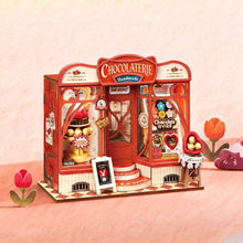 Load image into Gallery viewer, Miniature House - Sweet Chocolate Shop Figured'Art