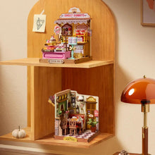 Load image into Gallery viewer, Miniature House - Sweetie's Donut Shop