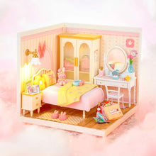 Load image into Gallery viewer, Miniature House - Lovely Pink Bedroom Figured'Art