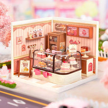 Load image into Gallery viewer, Miniature House - Tasty Cake Shop Figured'Art
