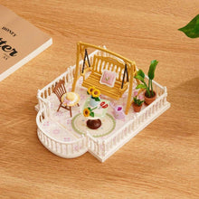 Load image into Gallery viewer, Miniature House - Sunny Break Terrace Figured'Art