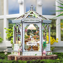 Load image into Gallery viewer, Miniature House - Windsor Flower House Figured'Art
