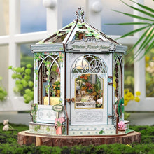Load image into Gallery viewer, Miniature House - Windsor Flower House