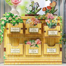 Load image into Gallery viewer, Miniature House - Windsor Flower House