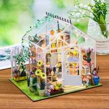 Load image into Gallery viewer, Miniature House - Sunshine Flower