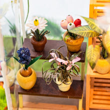 Load image into Gallery viewer, Miniature House - Sunshine Flower