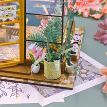 Load image into Gallery viewer, Miniature House - Sunshine Flower House