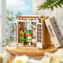 Load image into Gallery viewer, DIY Book Nook Kit  - Secret Bloomy Nook Figured'Art