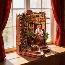 Load image into Gallery viewer, Miniature House - Winding Alley Library Figured'Art