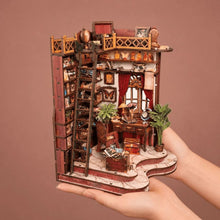 Load image into Gallery viewer, Miniature House - Winding Alley Library