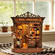 Load image into Gallery viewer, Miniature House - Paper Haven Figured'Art