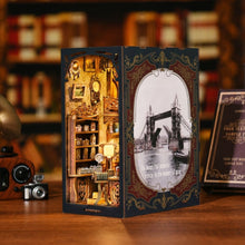 Load image into Gallery viewer, DIY Book Nook Kit - Film Darkroom Figured'Art