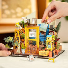 Load image into Gallery viewer, Miniature House - Cathy's Flower House